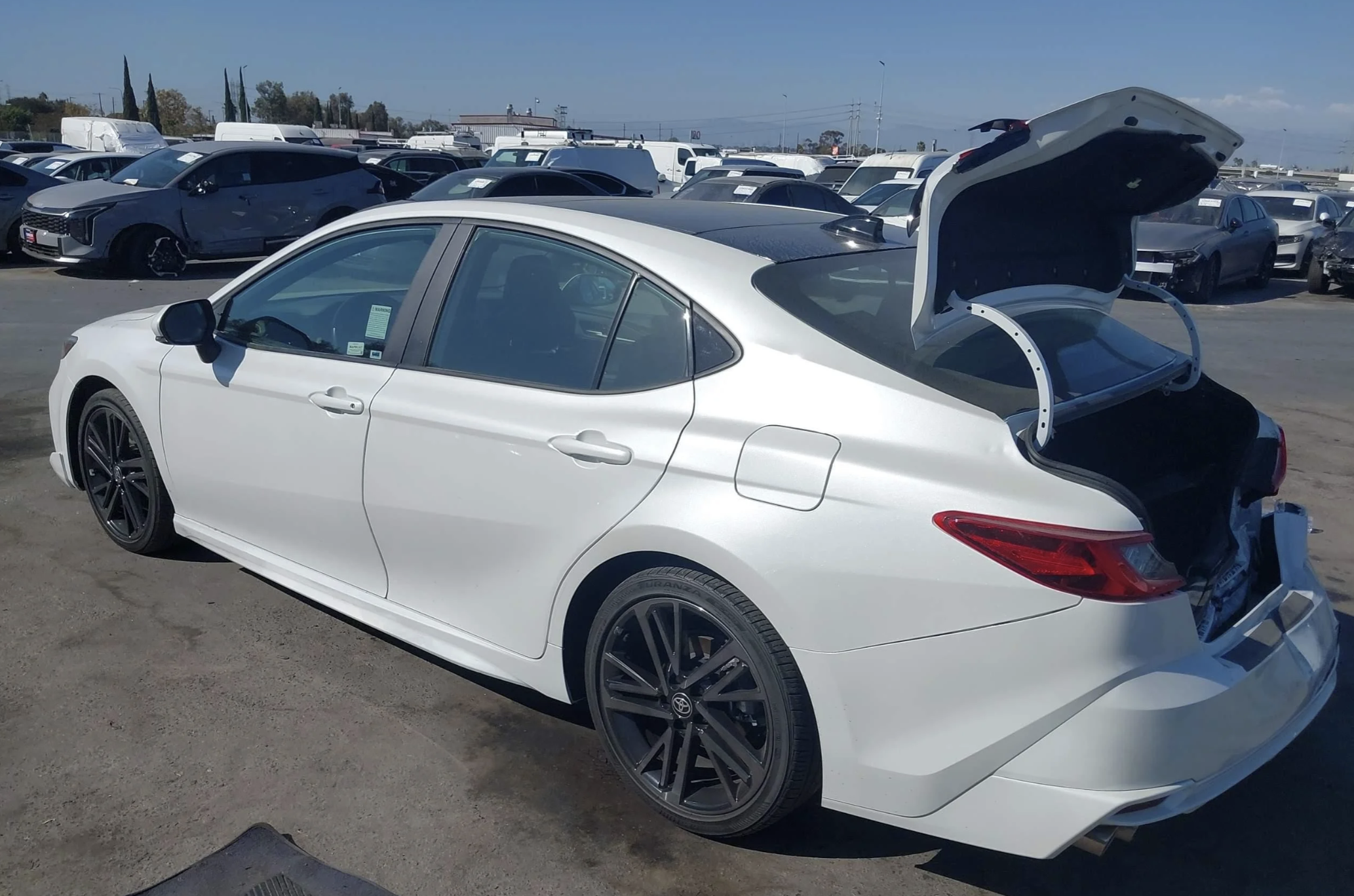 2025 Toyota Camry XSE, фото 4