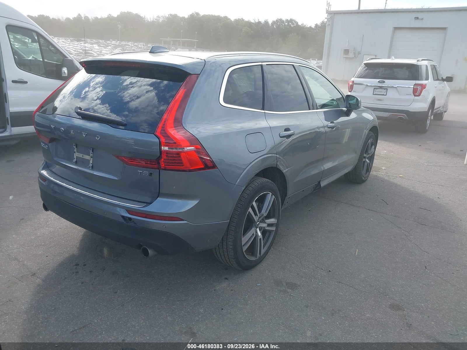 2021 Volvo XC60 MOMENTUM, фото 4