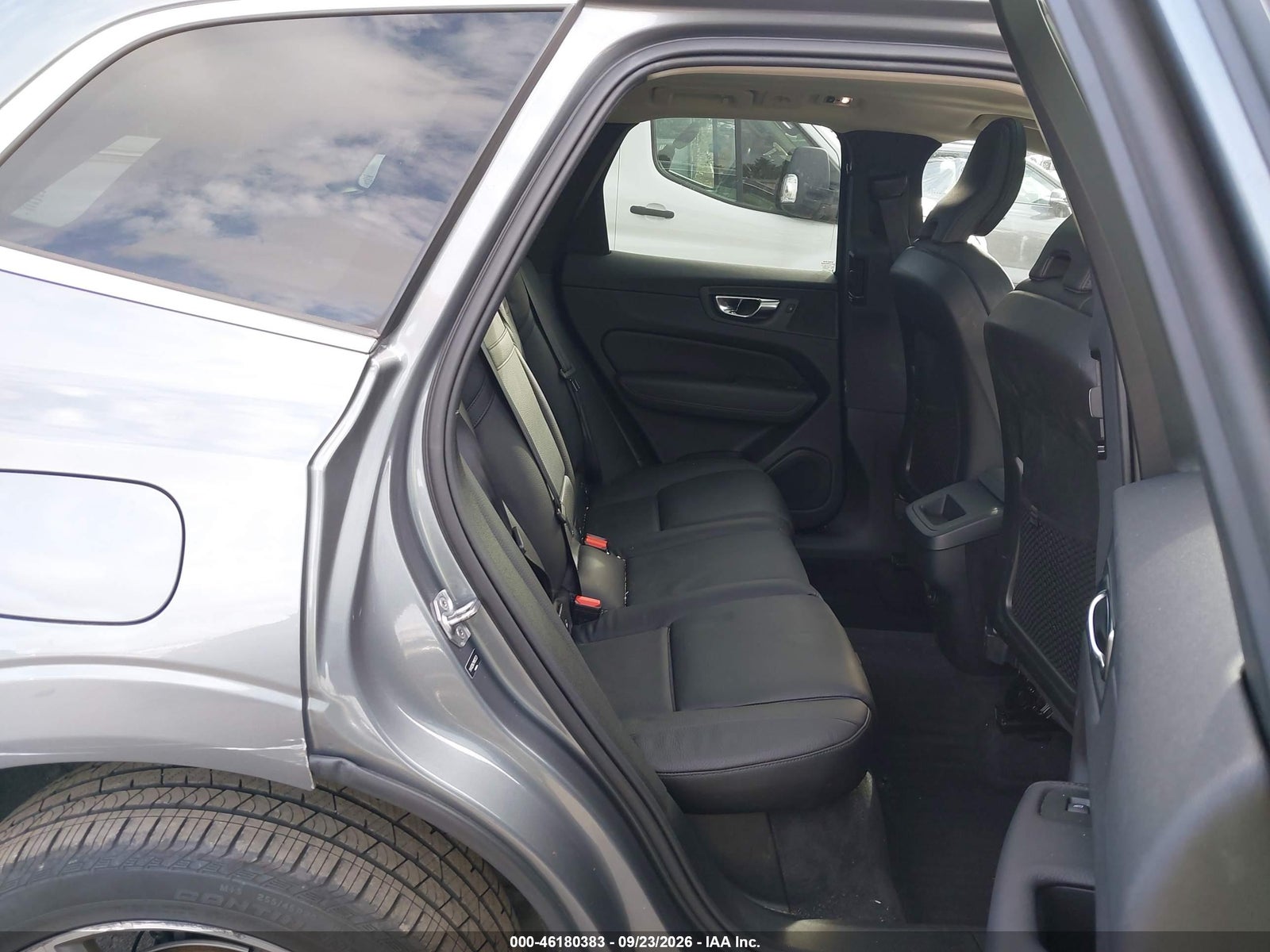 2021 Volvo XC60 MOMENTUM, фото 8