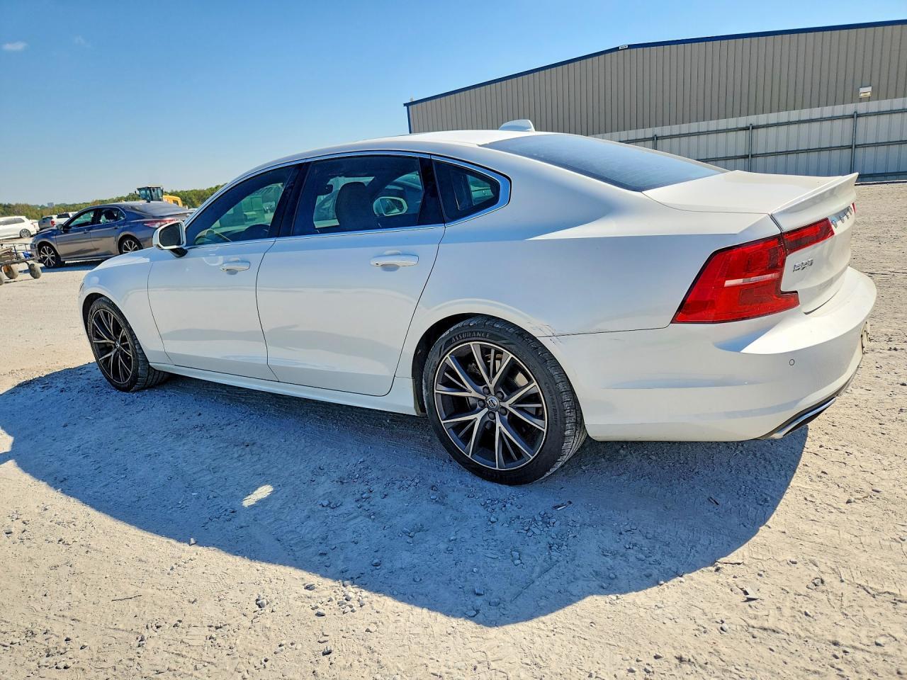 2020 Volvo S90 T6 MOMENTUM, фото 2